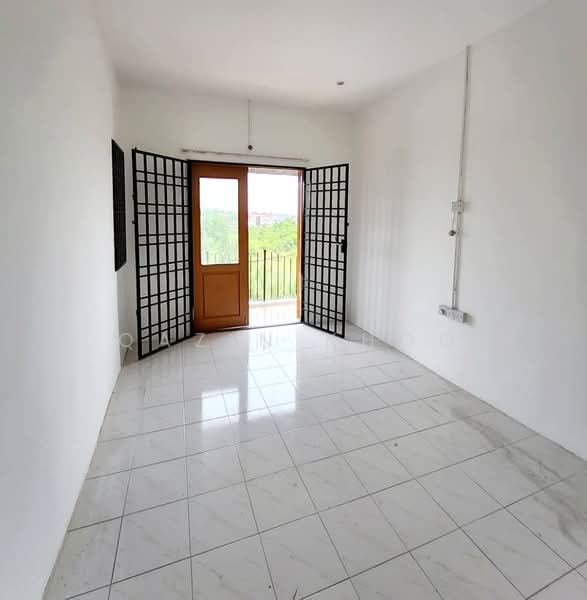 2.5-storey Terraced House for Sale in Bandar Seri Botani (Simpang Pulai) - Qazin Khoo - Balcony - PropertyGuru.com.my