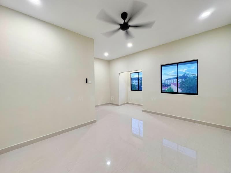 2-storey Terraced House for Sale in Taman Skudai Baru (Skudai) - Amber Hew - Living Room - PropertyGuru.com.my