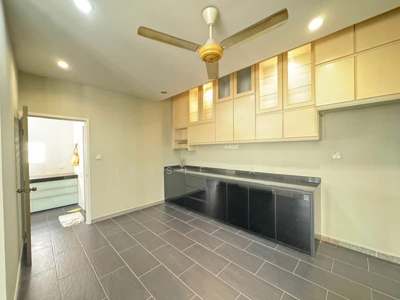 Rumah Teres untuk Dijual di Taman Mutiara Rini (Skudai) - Jessie Tan - Kitchen - PropertyGuru.com.my