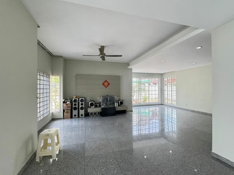 Rumah Teres untuk Dijual di Taman Mutiara Rini (Skudai) - Jessie Tan - Living Room - PropertyGuru.com.my