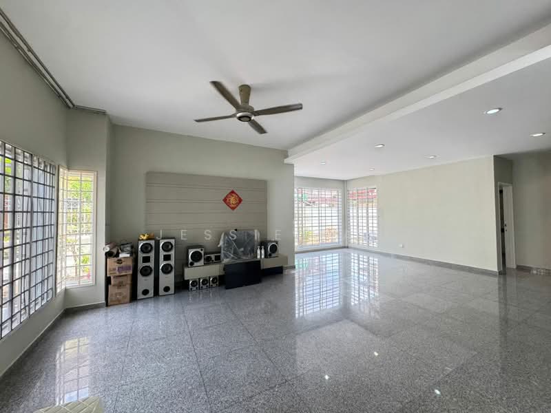 Rumah Teres untuk Dijual di Taman Mutiara Rini (Skudai) - Jessie Tan - Living Room - PropertyGuru.com.my