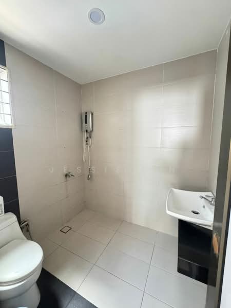 Rumah Teres untuk Dijual di Taman Mutiara Rini (Skudai) - Jessie Tan - Bathroom - PropertyGuru.com.my