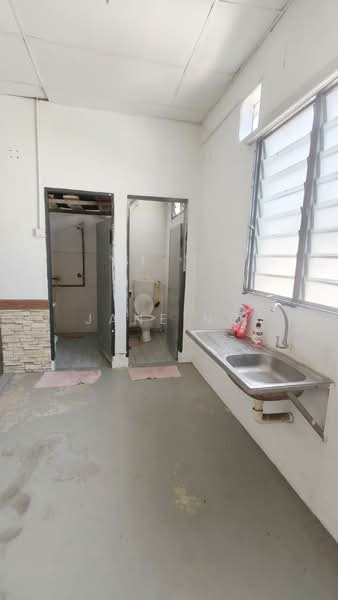 Shop for Rent in Taman Impian Ria (Bukit Mertajam) - Jane Ng - Bathroom - PropertyGuru.com.my