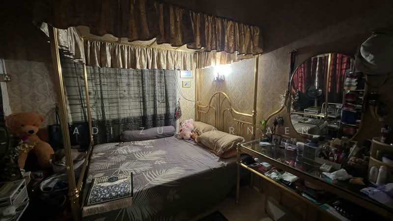 1-storey Terraced House for Sale in Pulau Indah (Klang) - Adi Zulkarnaen - Bedroom - PropertyGuru.com.my