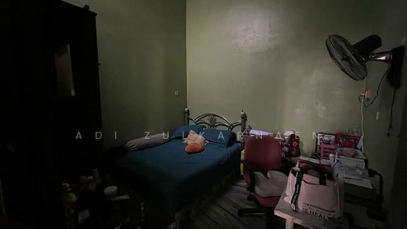 1-storey Terraced House for Sale in Pulau Indah (Klang) - Adi Zulkarnaen - Bedroom - PropertyGuru.com.my
