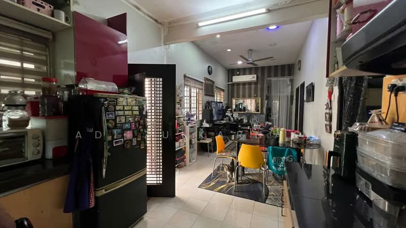 1-storey Terraced House for Sale in Pulau Indah (Klang) - Adi Zulkarnaen - Kitchen - PropertyGuru.com.my