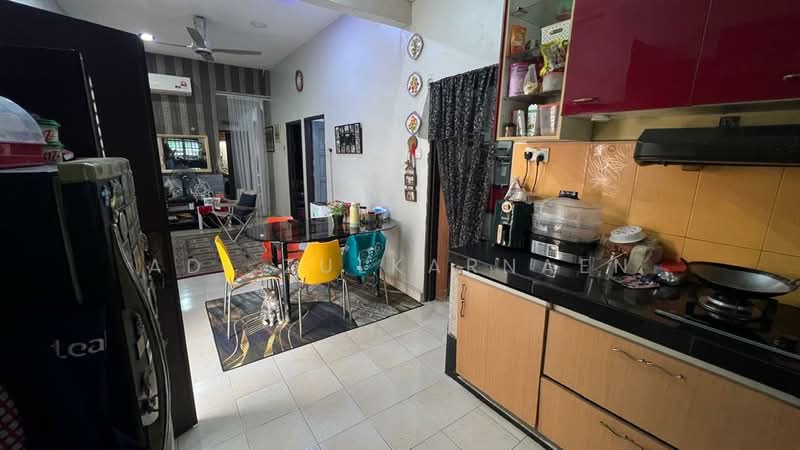 1-storey Terraced House for Sale in Pulau Indah (Klang) - Adi Zulkarnaen - Kitchen - PropertyGuru.com.my