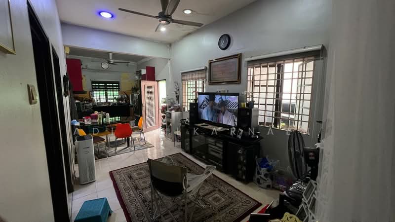 1-storey Terraced House for Sale in Pulau Indah (Klang) - Adi Zulkarnaen - Living Room - PropertyGuru.com.my