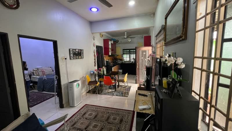 1-storey Terraced House for Sale in Pulau Indah (Klang) - Adi Zulkarnaen - Living Room - PropertyGuru.com.my