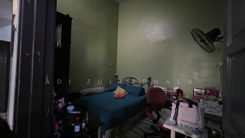 1-storey Terraced House for Sale in Pulau Indah (Klang) - Adi Zulkarnaen - Bedroom - PropertyGuru.com.my