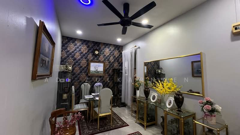 1-storey Terraced House for Sale in Pulau Indah (Klang) - Adi Zulkarnaen - Dining Room - PropertyGuru.com.my