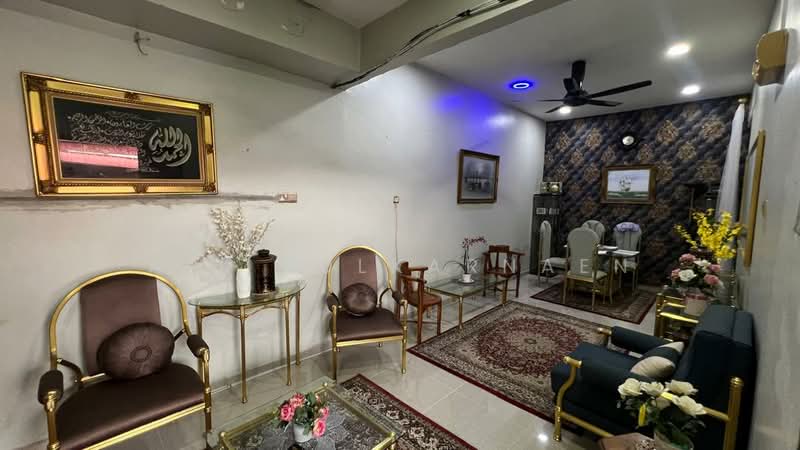 1-storey Terraced House for Sale in Pulau Indah (Klang) - Adi Zulkarnaen - Living Room - PropertyGuru.com.my