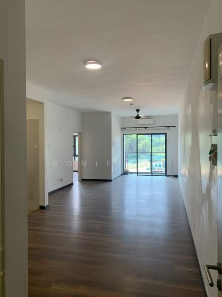 Camellia Residences untuk Untuk Disewa - RM 1,150 /bulan, Mac 2026 - Living Room - PropertyGuru.com.my