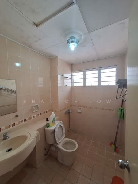 2-storey Terraced House for Sale in Bandar Puteri Puchong (Puchong) - Shanice Low - Bathroom - PropertyGuru.com.my