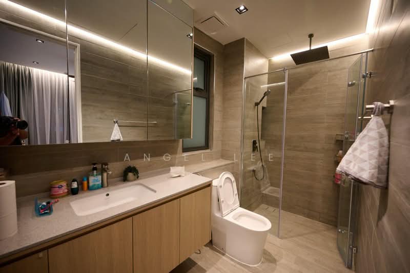 Service Residence for Sale at Setia Sky 88 - Angel Lee - Bathroom - PropertyGuru.com.my