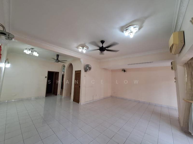 Rumah Teres 2-Tingkat untuk Dijual di Bandar Puteri Puchong (Puchong) - Shanice Low - Living Room - PropertyGuru.com.my