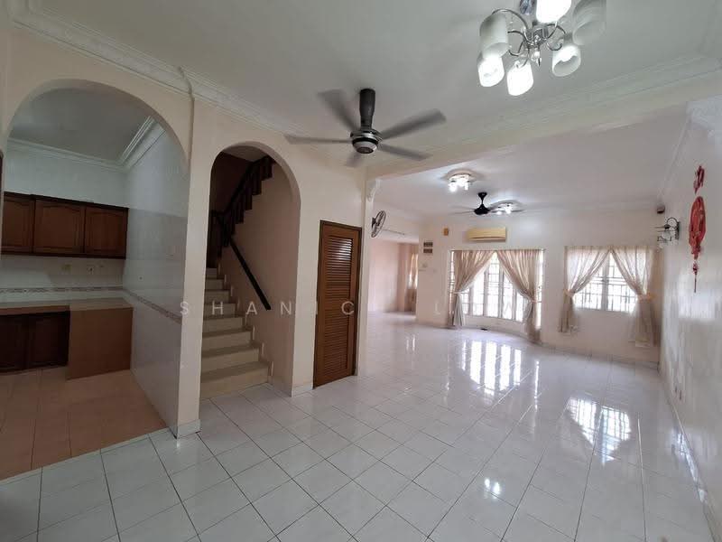 Rumah Teres 2-Tingkat untuk Dijual di Bandar Puteri Puchong (Puchong) - Shanice Low - Living Room - PropertyGuru.com.my