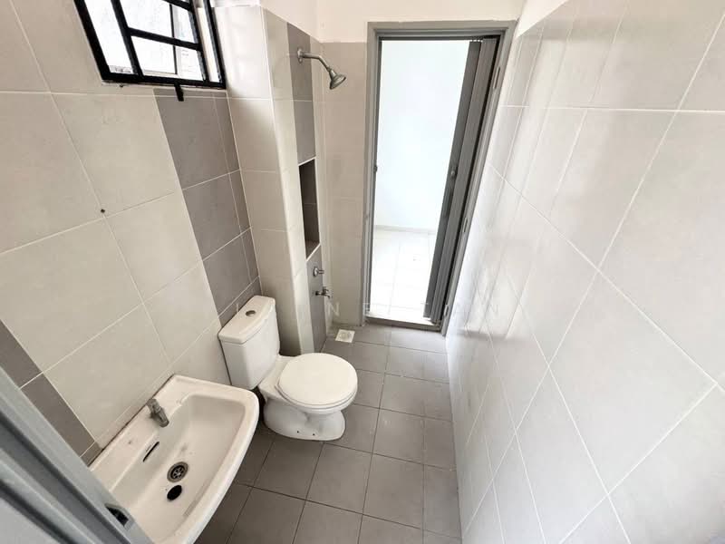 Rumah Teres 2 Tingkat untuk Dijual di Nusa Bayu (Iskandar Puteri (Nusajaya)) - Elaine Tan - Bathroom - PropertyGuru.com.my