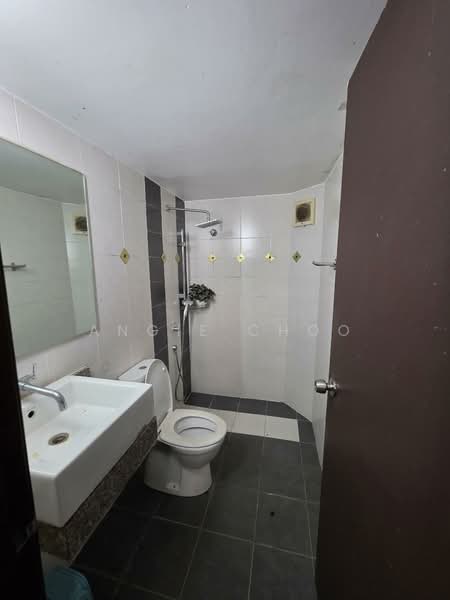 Semi-Detached House for Sale in Nilai (Negeri Sembilan) - Angie Choo - Bathroom - PropertyGuru.com.my