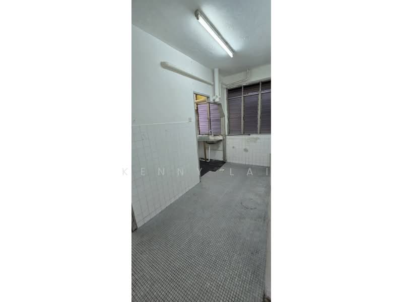 Office for Sale in Taman Pinggiran Putra (Seri Kembangan) - Kenny Lai - Kitchen - PropertyGuru.com.my