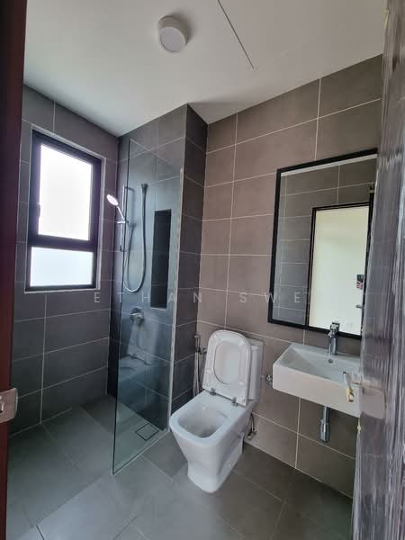 Alstonia Hilltop Homes @ BRP untuk Untuk Dijual - RM 2,200,000, Mac 2026 - Bathroom - PropertyGuru.com.my