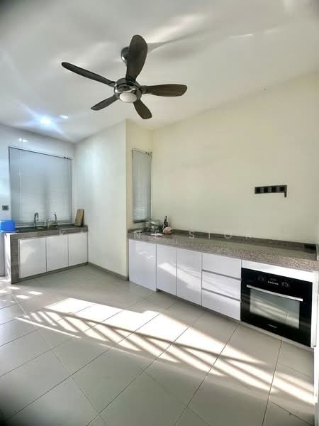 East Ledang untuk Untuk Dijual - RM 1,250,000, Apr 2026 - Kitchen - PropertyGuru.com.my