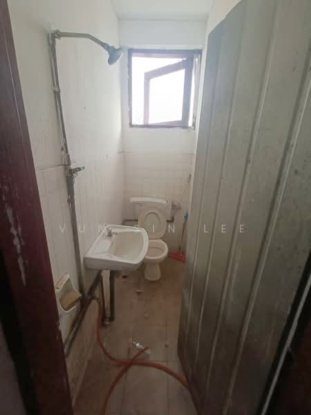 Shop / Office for Rent in Penampang (Sabah) - Vun Sin Lee - Bathroom - PropertyGuru.com.my