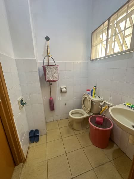 Rumah Teres 2 Tingkat untuk Dijual di Puchong (Selangor) - Calvin Chong - Bathroom - PropertyGuru.com.my