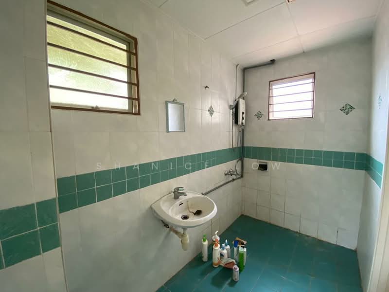 2-storey Terraced House for Sale in Bandar Puteri Puchong (Puchong) - Shanice Low - Bathroom - PropertyGuru.com.my