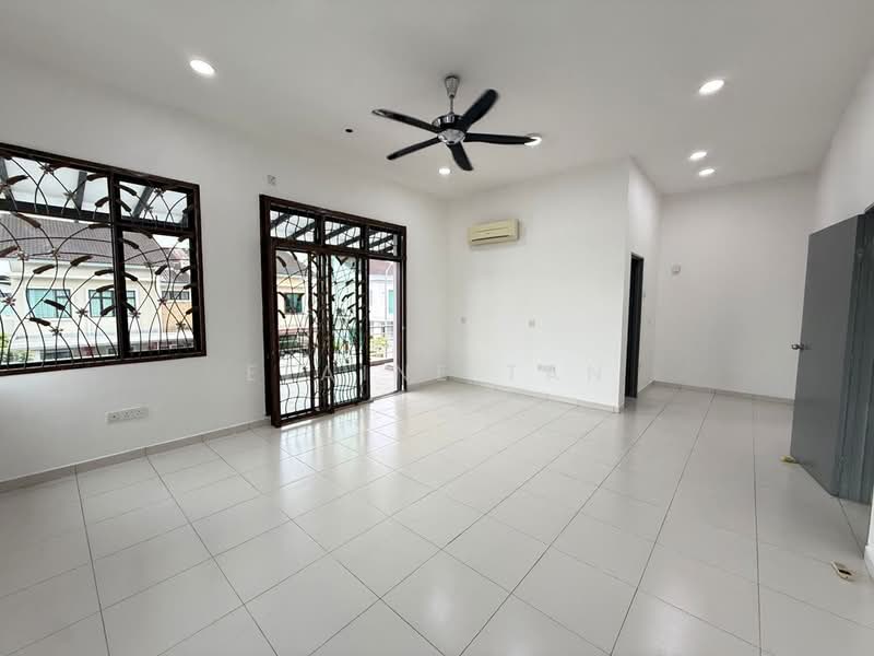Cluster House for Sale in Skudai (Johor) - Elaine Tan - Living Room - PropertyGuru.com.my