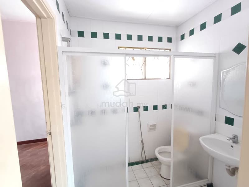 2-storey Terraced House for Sale in Bandar Puteri Puchong (Puchong) - Shanice Low - Bathroom - PropertyGuru.com.my
