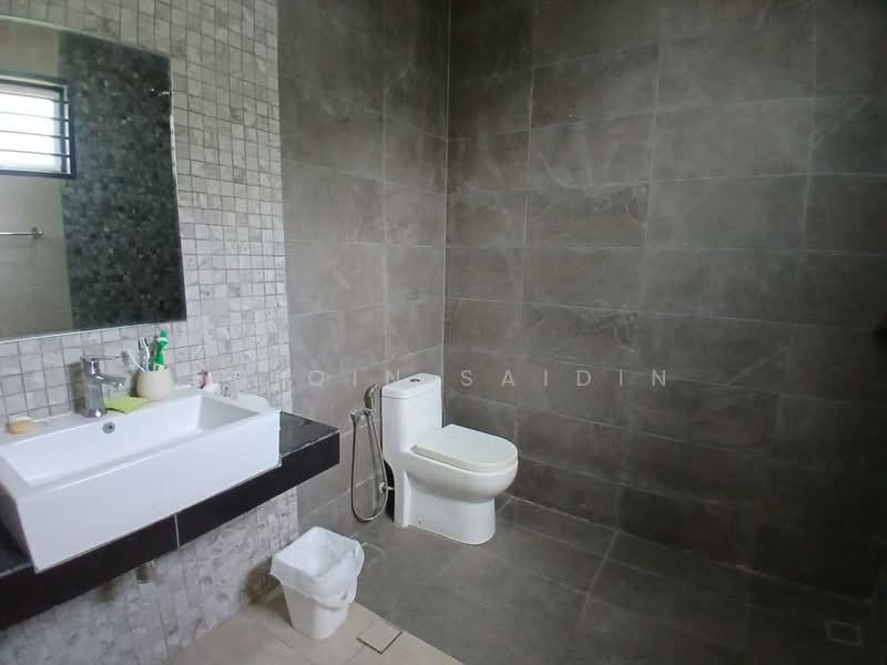 Bungalow for Sale in Shah Alam (Selangor) - Shiqin Saidin - Bathroom - PropertyGuru.com.my