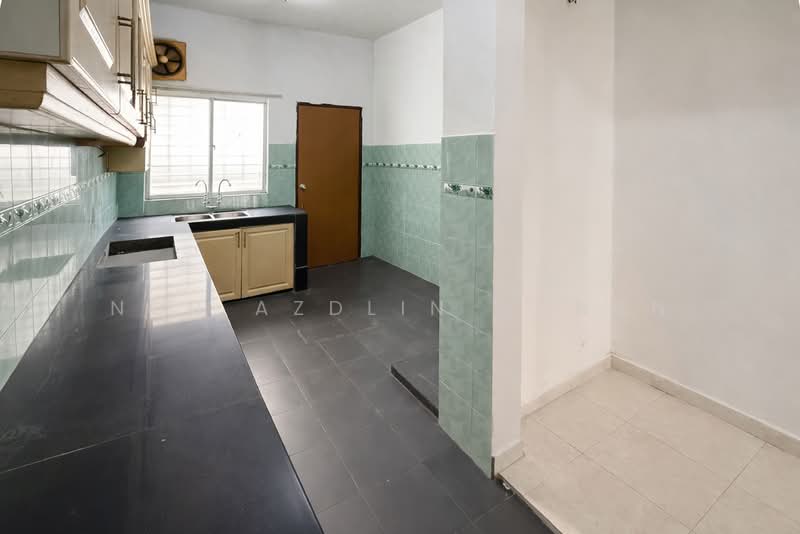 Renovated Double Storey Terrace Rawang Perdana untuk Untuk Dijual - RM 430,000, Mac 2026 - Kitchen - PropertyGuru.com.my