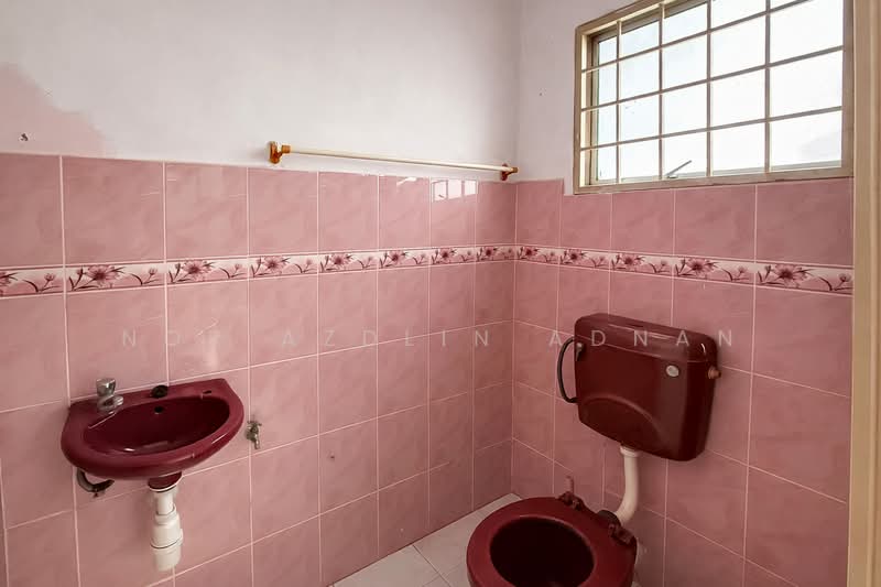 Renovated Double Storey Terrace Rawang Perdana untuk Untuk Dijual - RM 430,000, Mac 2026 - Bathroom - PropertyGuru.com.my