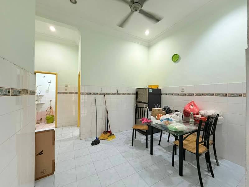 1-storey Terraced House for Sale in Mutiara Rini (Skudai) - Ken Liew - Kitchen - PropertyGuru.com.my