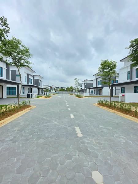 Bungalow for Sale in Taman Molek (Johor Bahru) - Ping Yong Lee - Exterior - PropertyGuru.com.my