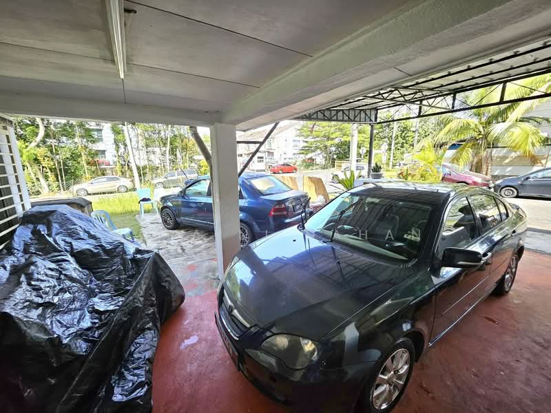 2-storey Terraced House for Sale in Bandar Putra Permai (Seri Kembangan) - Noraini Dahan - Exterior - PropertyGuru.com.my