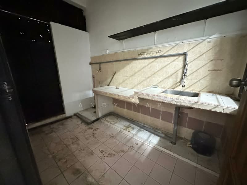 Bukit Rawang Putra, Rawang untuk Untuk Dijual - RM 313,000, Mac 2026 - Kitchen - PropertyGuru.com.my