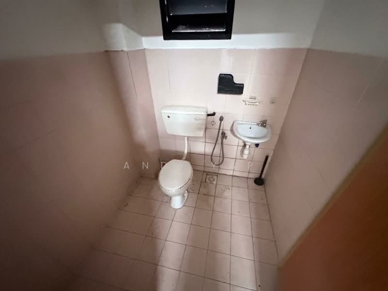 Bukit Rawang Putra, Rawang untuk Untuk Dijual - RM 313,000, Mac 2026 - Bathroom - PropertyGuru.com.my