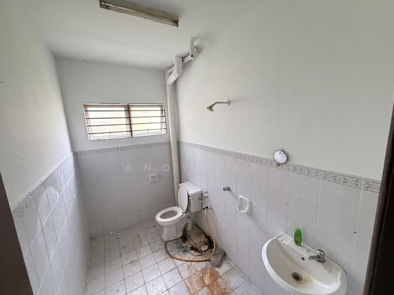 Bungalow for Sale in Bukit Beruntung (Selangor) - Andy Yap - Bathroom - PropertyGuru.com.my
