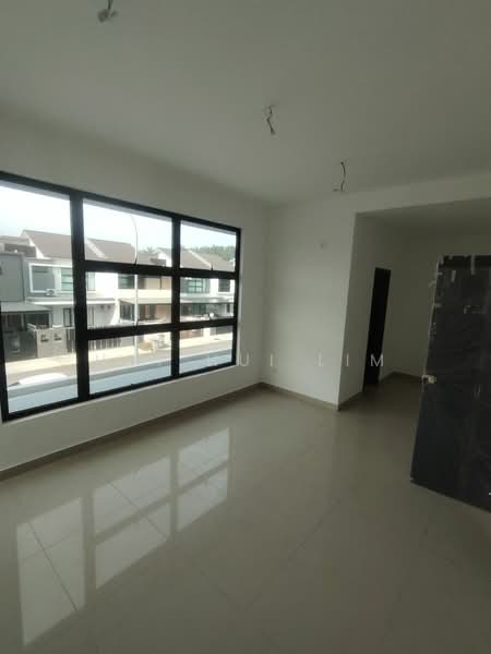 Taman Austin Duta untuk Untuk Dijual - RM 800,000, Mac 2026 - Living Room - PropertyGuru.com.my