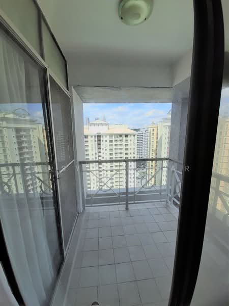 Kondominium untuk Disewa di Gurney Heights - Rasyid Anuar - Balcony - PropertyGuru.com.my