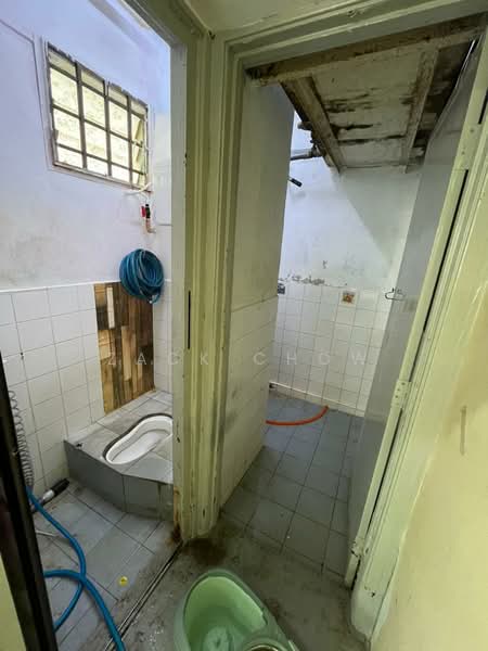 Flat for Sale at Balau - Zack Chow - Bathroom - PropertyGuru.com.my