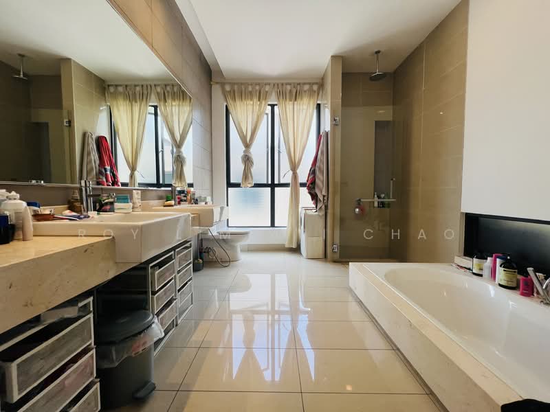 Bungalow for Sale in Leisure Farm (Gelang Patah) - Roy Lim Wei Chao - Bathroom - PropertyGuru.com.my