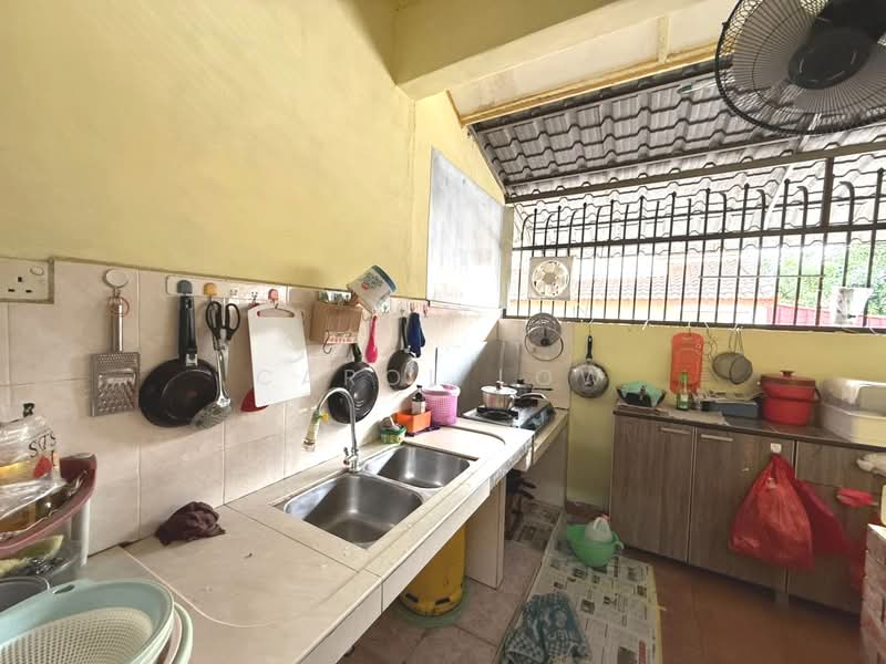 Taman Setia Indah untuk Untuk Dijual - RM 768,000, Mac 2026 - Kitchen - PropertyGuru.com.my