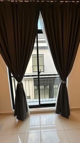 Cluster House for Rent in Austin Crest (Johor Bahru) - Tony Lim - Balcony - PropertyGuru.com.my