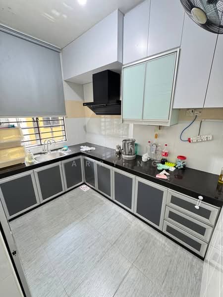 Taman Nusa Perintis 2 untuk Untuk Dijual - RM 588,000, Mac 2026 - Kitchen - PropertyGuru.com.my