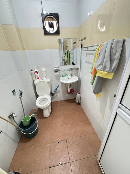 Taman Nusa Perintis 2 untuk Untuk Dijual - RM 588,000, Mac 2026 - Bathroom - PropertyGuru.com.my