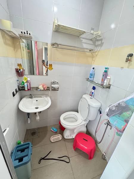 Taman Nusa Perintis 2 untuk Untuk Dijual - RM 588,000, Mac 2026 - Bathroom - PropertyGuru.com.my