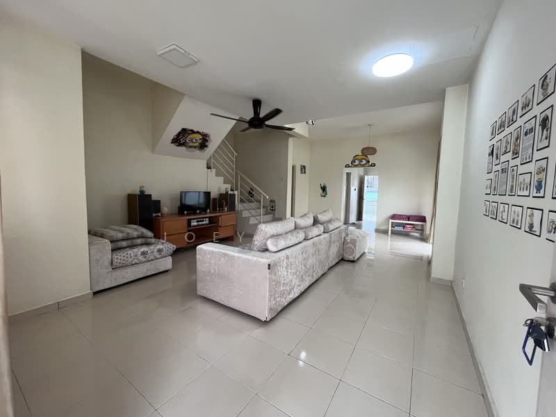 Townhouse for Sale in Seri Kembangan (Selangor) - Joey Wong - Living Room - PropertyGuru.com.my